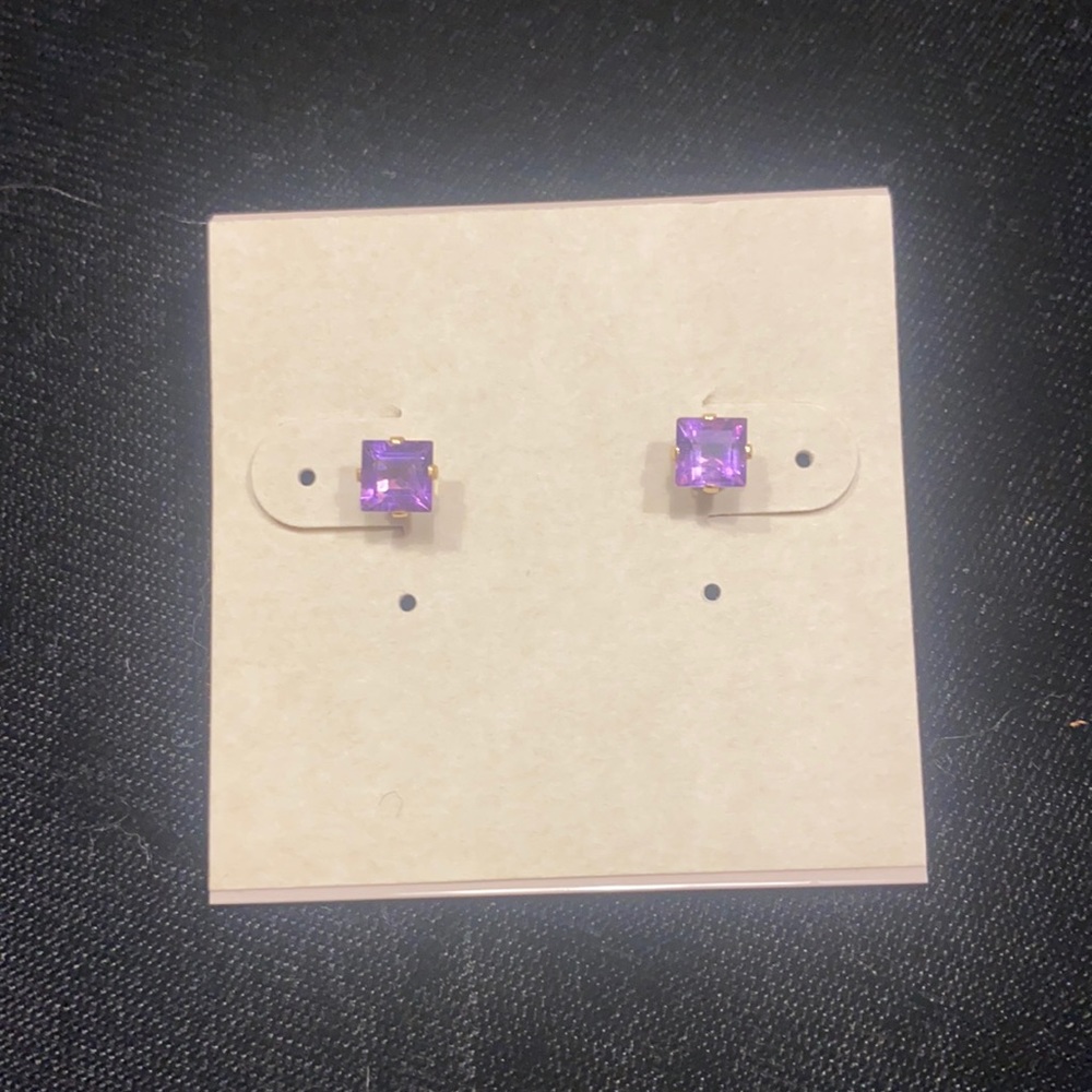10K yellow gold amethyst stud earrings